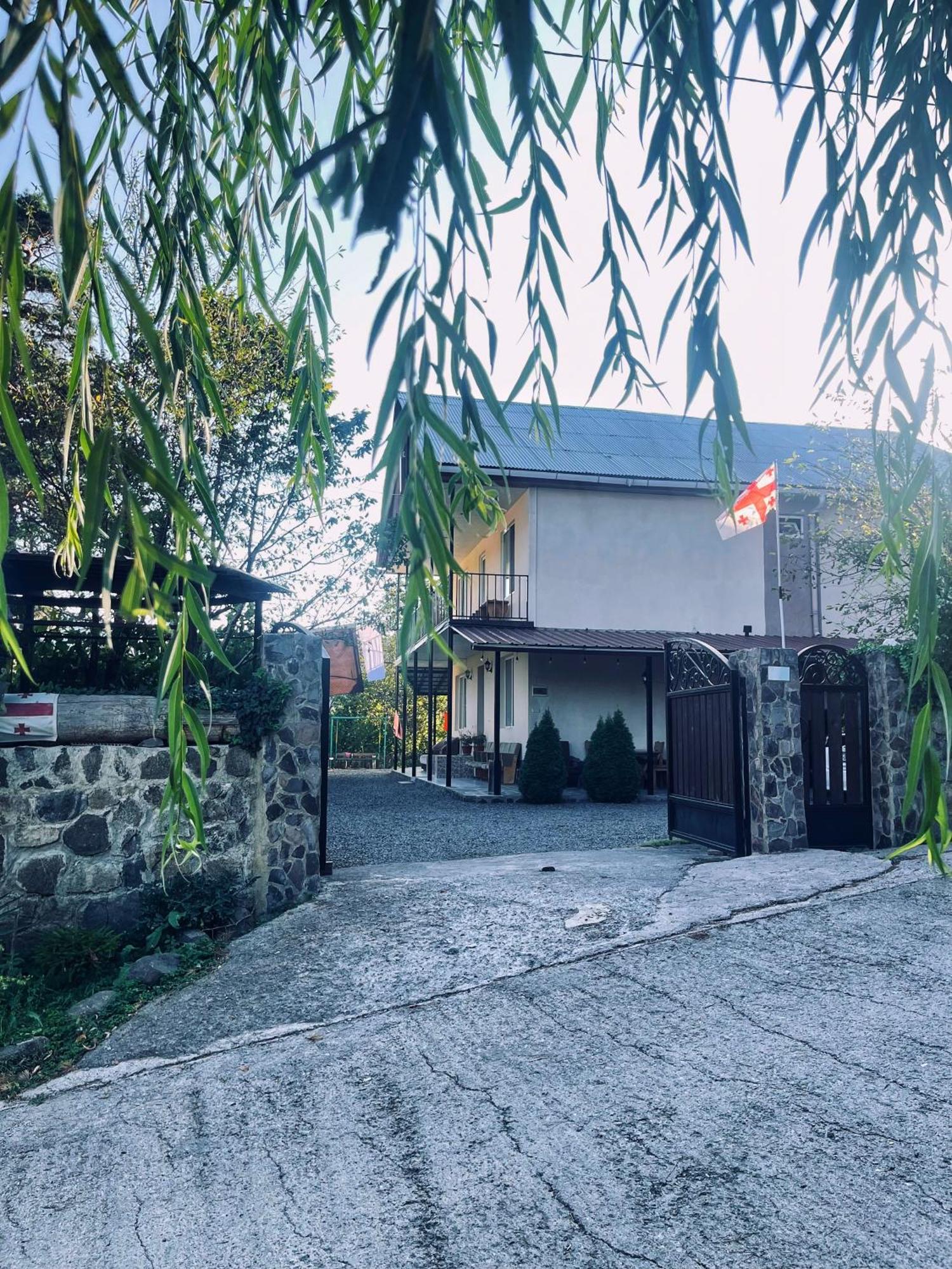 Guest House On Meskheti Боржоми Екстериор снимка